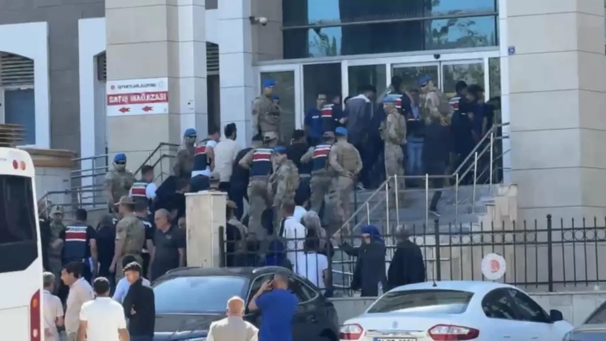 Şanlıurfa merkezli eş zamanlı uyuşturucu operasyonu: 69 gözaltı