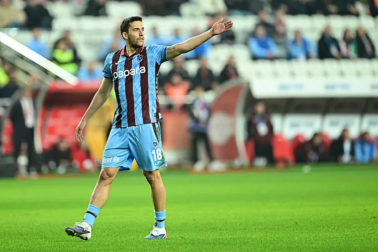 Beşiktaş, Galatasaray, Fenerbahçe ve Trabzonspor şov yaptı! İşte 4 büyüklerin transfer hamleleri