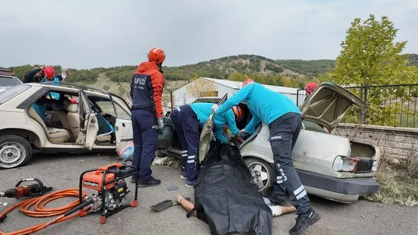 bingolde-170-personelle-deprem-tatbikati-yapildi-1793102760585.jpg