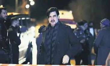 Burak Hakkı, Yunan dizisinde polis rolünde