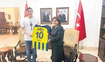Mesut Özil’den büyük anlaşma!