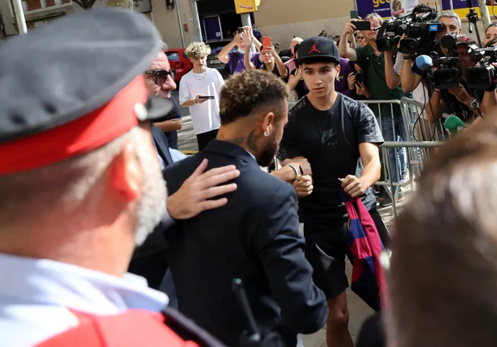barcelonaya-transferiyle-ilgili-hapis-cezasi-istenen-neymar-mahkemede-ifade-verdi-1666094161799.jpg