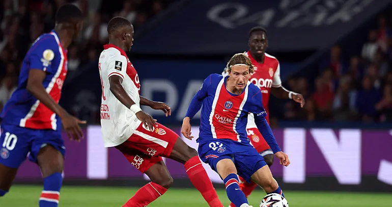 PSG, sahasında Monaco’ya mağlup!