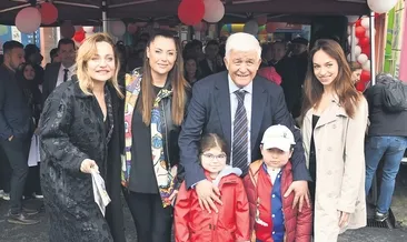 23 Nisan’da minik kalplere dokundular