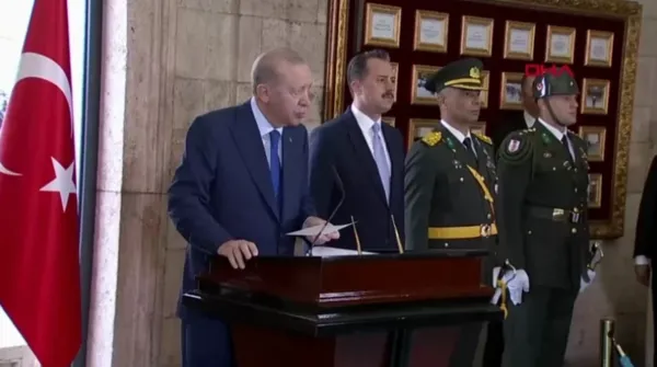son-dakika-baskan-erdogan-30-agustosta-anitkabiri-ziyaret-etti-turkiyeyi-her-alanda-guclendirmeye-devam-ediyor-1788078135927.png