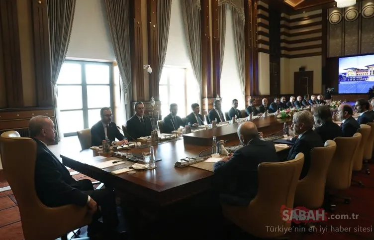 Başkan Erdoğan; Bakan Kasapoğlu ve futbol camiası temsilcilerini kabul etti
