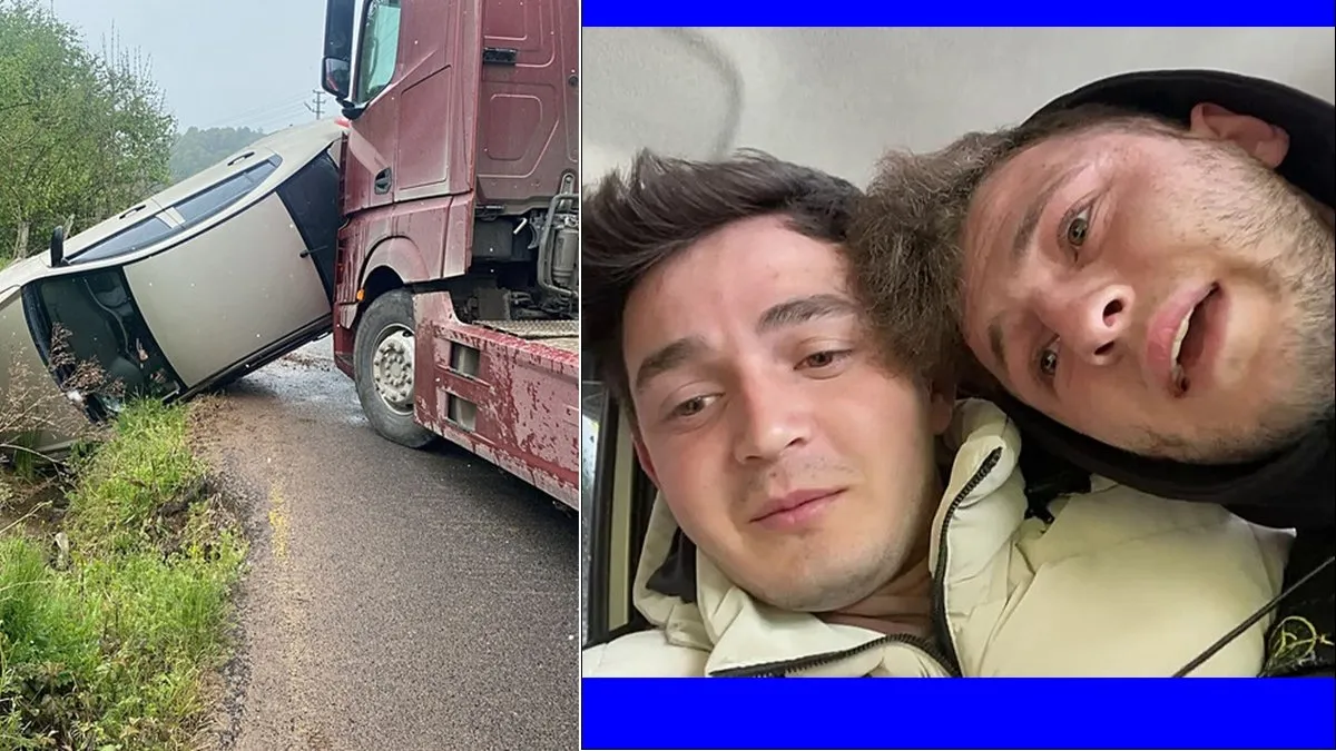 Yan yatan araçta, üst üste sohbet: o anlar sosyal medyada büyük ilgi gördü! Yan yatan araçta, üst üste sohbet: o anlar sosyal medyada büyük ilgi gördü!