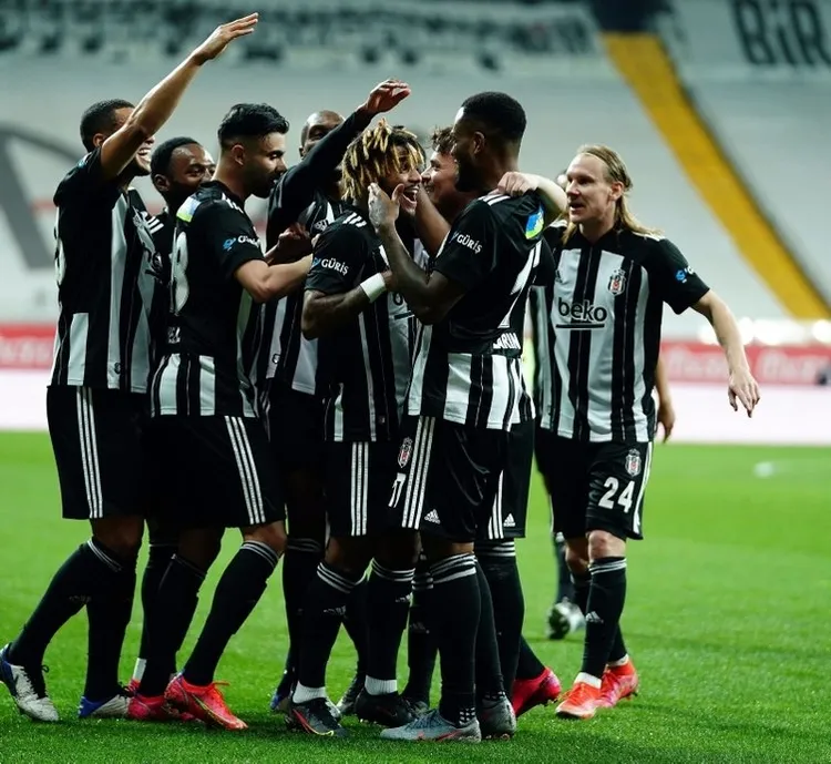 sampiyonluk-dugumu-cozuluyor-besiktasta-galatasaraya-karsi-dikkat-ceken-detay-1620201412978.jpg