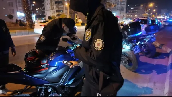asayis-uygulanmasinda-4-calinti-motosiklet-yakalanirken-16-motosiklette-trafikten-men-edildi-1742546175752.jpg