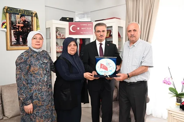 15-temmuz-etkinlikleri-kapsaminda-sehitlikler-ziyaret-edildi-1784115329859.jpg