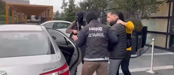 bakan-yerlikaya-duyurdu-kirmizi-bultenle-aranan-uyusturucu-karteli-istanbulda-yakalandi-1705382266359.jpg