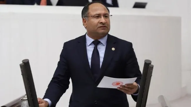 chp-izmir-milletvekili-ozcan-purcu-partisinden-istifa-etti-partisine-zehir-zemberek-sozler-1681917371593.jpg