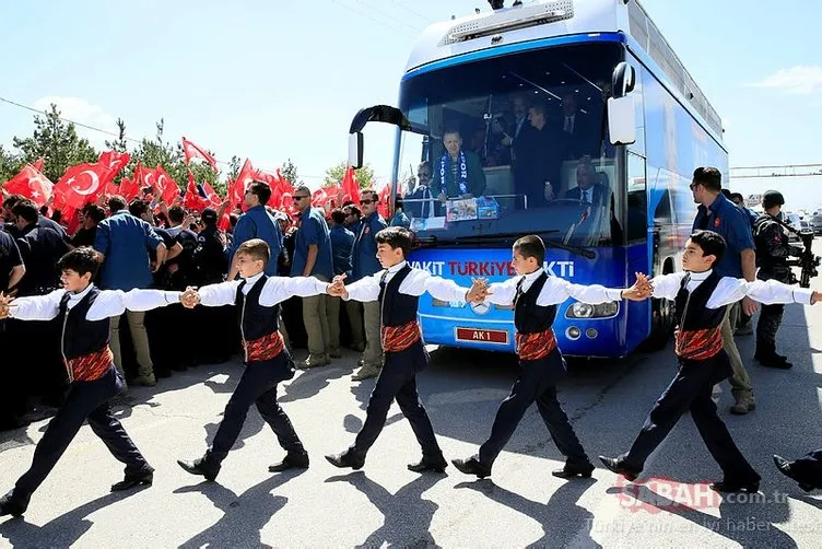 Cumhurbaşkanı Erdoğan, Erzurum'da böyle karşılandı
