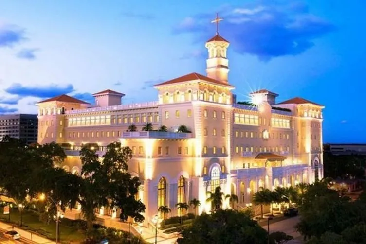 Scientoloji Tarikatı’nın 145 milyon dolarlık genel merkezi