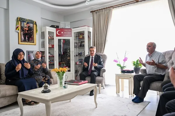 15-temmuz-etkinlikleri-kapsaminda-sehitlikler-ziyaret-edildi-1784115340349.jpg