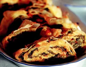 Ispanaklı ve Patatesli Rulo Börek