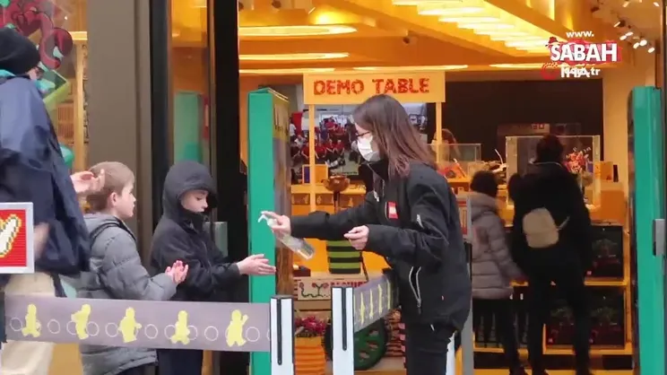 İngiltere'de korona virüs kısıtlamaları gevşetildi, işletmeler yeniden açıldı | Video