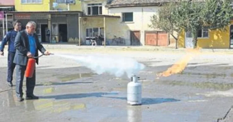 Muhtarlara yangın eğitimi verildi