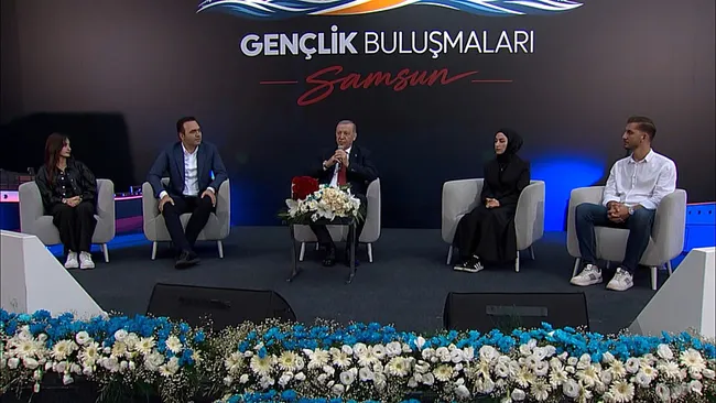 baskan-erdogan-genclerle-bulustu-samsunda-genclik-bulusmasi-1789413346874.jpeg Başkan Erdoğan Samsun'da gençlerle buluştu: