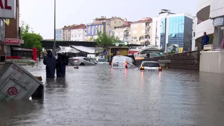 Ankara sele teslim: Ev ve iş yerlerini yine su bastı! İsyan ettiren görüntüler!