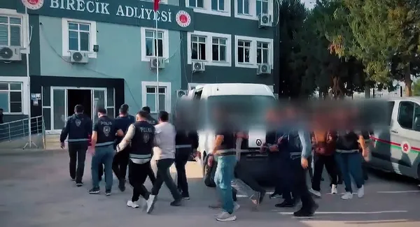 sanliurfada-dolandiricilik-operasyonu-6-kisi-tutuklandi-1791640988834.jpg
