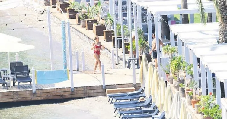 Arkadaşlarıyla tatilde