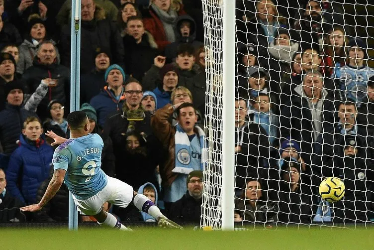 Manchester City - Leicester City maçında Çağlar Söyüncü’nün büyük talihsizliği!