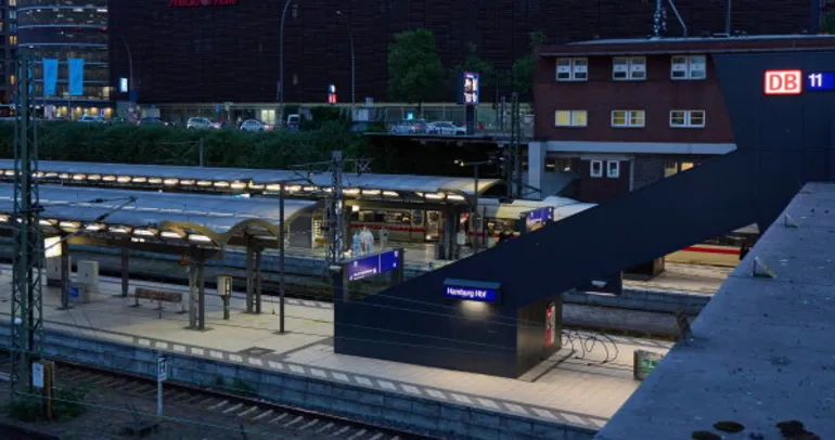 Metro tünelinde facianın eşiğinden dönüldü