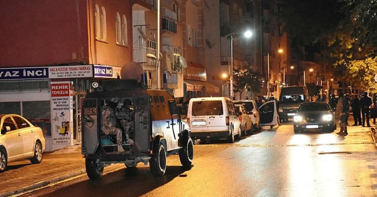 Esi Cocuklari Ve Komsusunu Rehin Alan Kisiyi Polis Ikna Etti En Son Haber