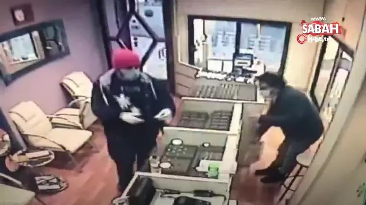 Ankara’da biber gazı ve beyzbol sopasıyla kuyumcu soyan 2 kişi yakalandı | Video