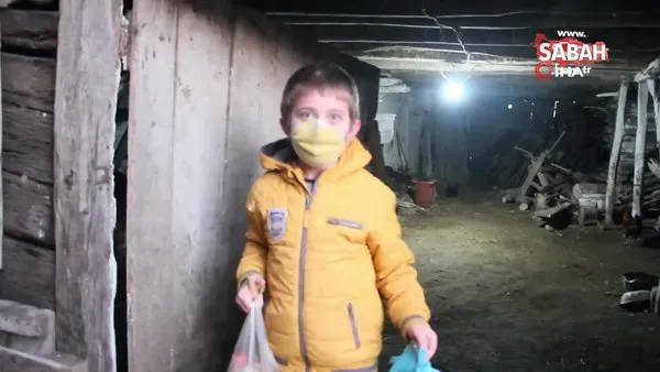 Kastamonu'da evden çıkamayan çocuk, ‘Yasal hakkım’ diyerek jandarmadan cips istedi | Video