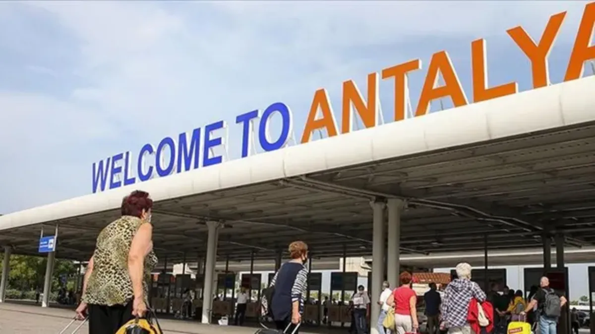 Antalya Havalimanı’nda 5 ayda 9,1 milyon yolcuya hizmet verildi Antalya Havalimanı’nda 5 ayda 9,1 milyon yolcuya hizmet verildi