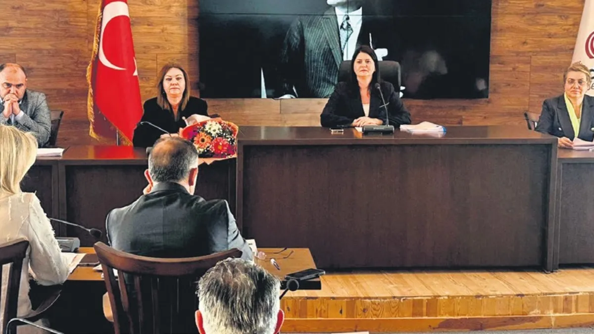 Akrabalar işe alındı mecliste kavga çıktı