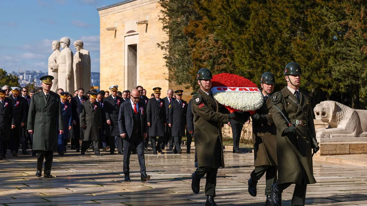 OYAK’tan 65’inci kuruluş yıl dönümünde Anıtkabir’e ziyaret OYAK’tan 65’inci kuruluş yıl dönümünde Anıtkabir’e ziyaret