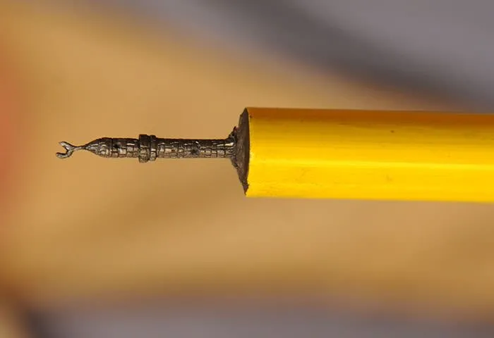 Kalem ucunu sanat eserine dönüştürüyor