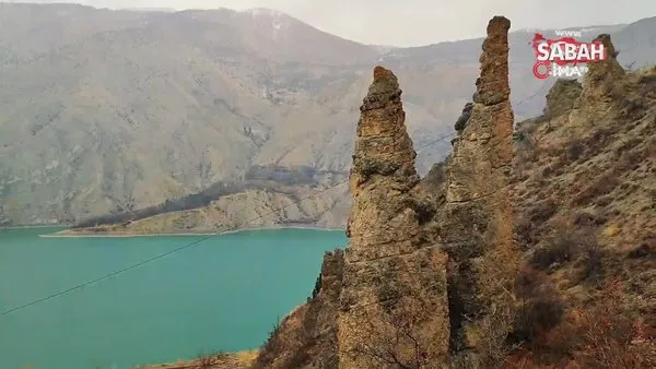 Uzundere’deki peri bacaları Kapadokya'yı anımsatıyor | Video