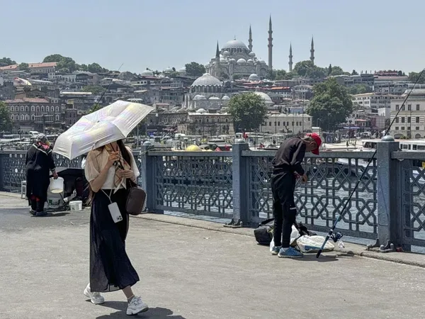 turkiye-kavrulacak-sicakliklar-rekor-kiracak-sicakliklar-gunesin-altinda-50-dereceyi-bulacak-1782660029441.jpg