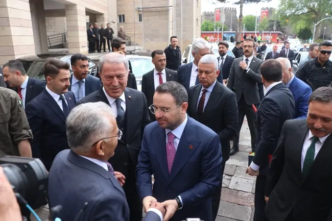 bakan-akin-gurlek-sivil-anayasa-beklentisi-artik-zirveye-ulasmistir-1778838152991.jpg