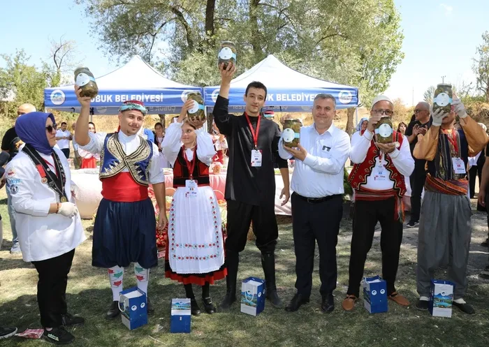 cubuk-tursu-festivali-kapilarini-aciyor-meksikadan-bosnaya-8-ulke-150-stant-dev-solen-1787993346895.jpg