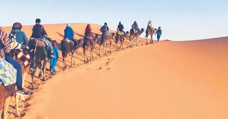 Büyük Sahra Çölü’nde belirsiz bir yolculuk