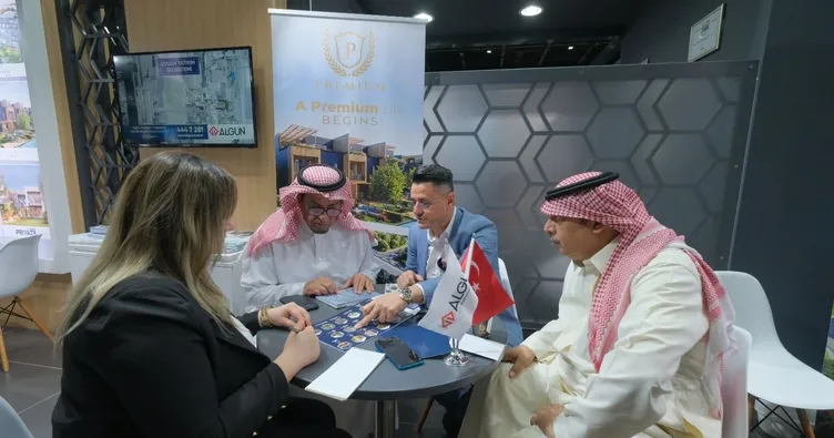 Algün’den Dubai’de gövde gösterisi