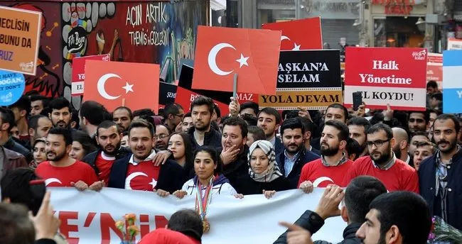AK Parti İstanbul Gençlik Kolları İstiklal Yürüyüşü düzenlendi