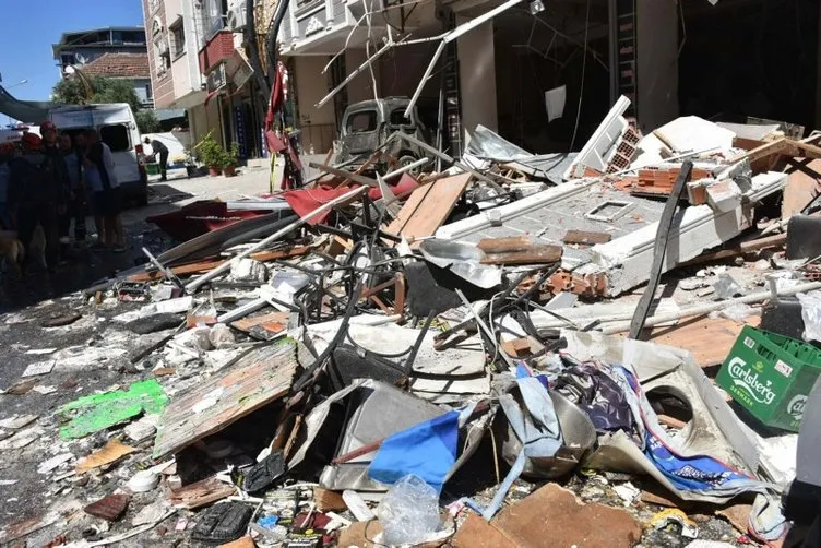 SON DAKİKA: İzmir’deki patlama anı kamerada: 5 kişi hayatını kaybetti 57 kişi yaralı