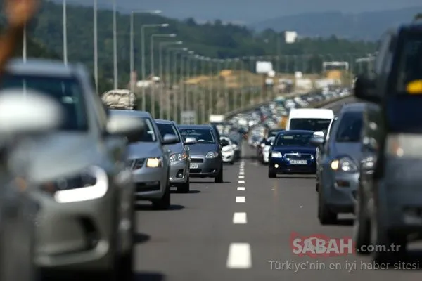 Yola çıkacaklar dikkat! Bolu'da trafik durma noktasına geldi