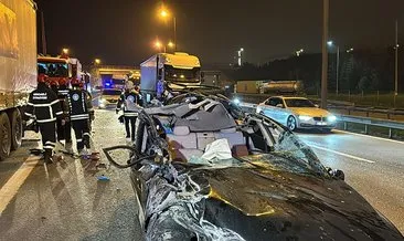 TEM’de feci kaza! Otomobil TIR’ın altına girdi: 1 ölü, 2 yaralı