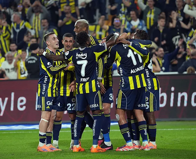 son-dakika-haberi-fenerbahce-kayserispor-engelini-4-golle-asti-zirvede-fark-bire-indi-1762715175255.jpeg