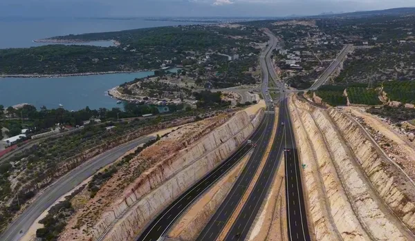 bakan-uraloglu-tarih-verdi-mersinin-yeni-otoyolu-trafige-aciliyor-2-saatlik-yol-18-dakikaya-dusecek-1792224548567.jpeg