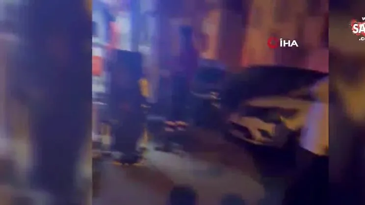 Eyüpsultan’da bir kadın eski kocası tarafından sokak ortasında bıçaklandı | Video