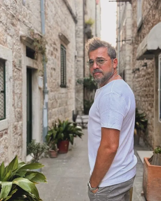 Kamera karşısına ilk kez o diziyle geçmişti! Yakışıklı oyuncu Engin Altan Düzyatan’ın ilk rolü herkesi şaşırttı!