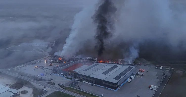 Yunanistan’da şiddetli patlama: Fabrika alev topuna döndü